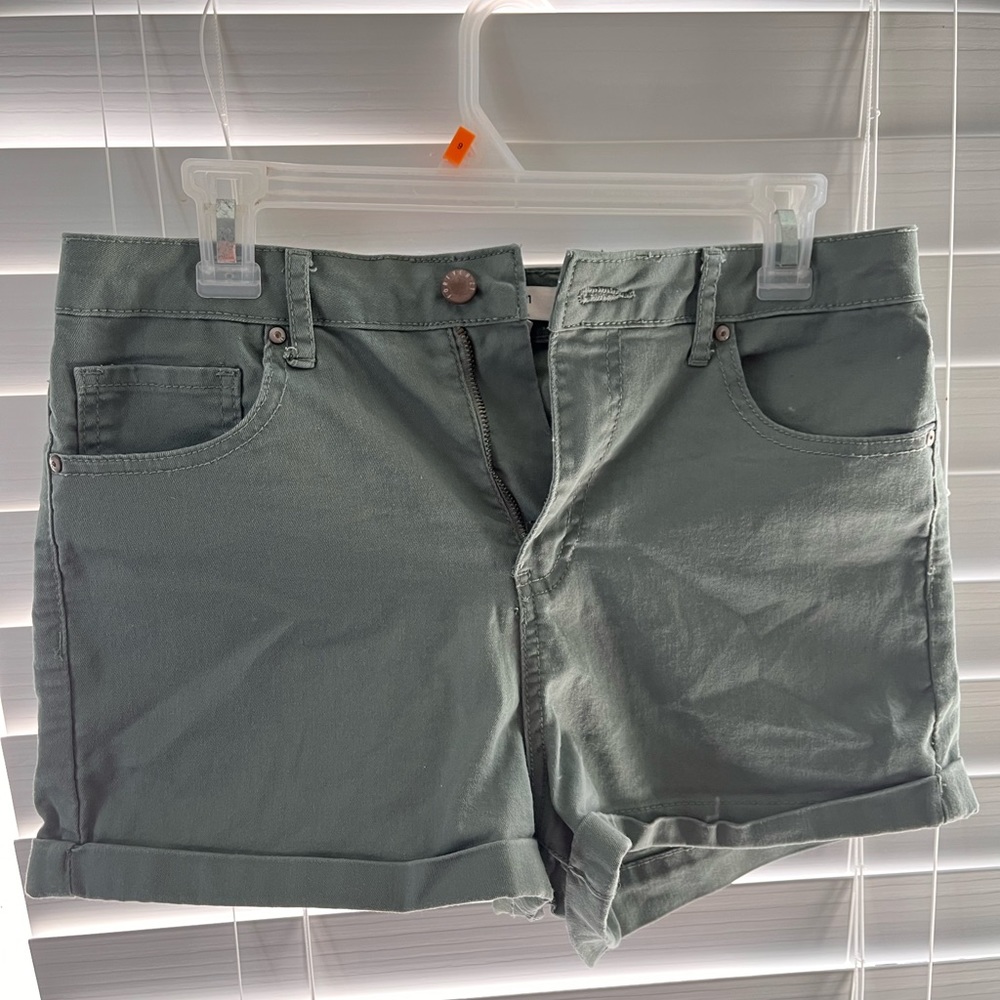 Shorts - Picture 4 of 6